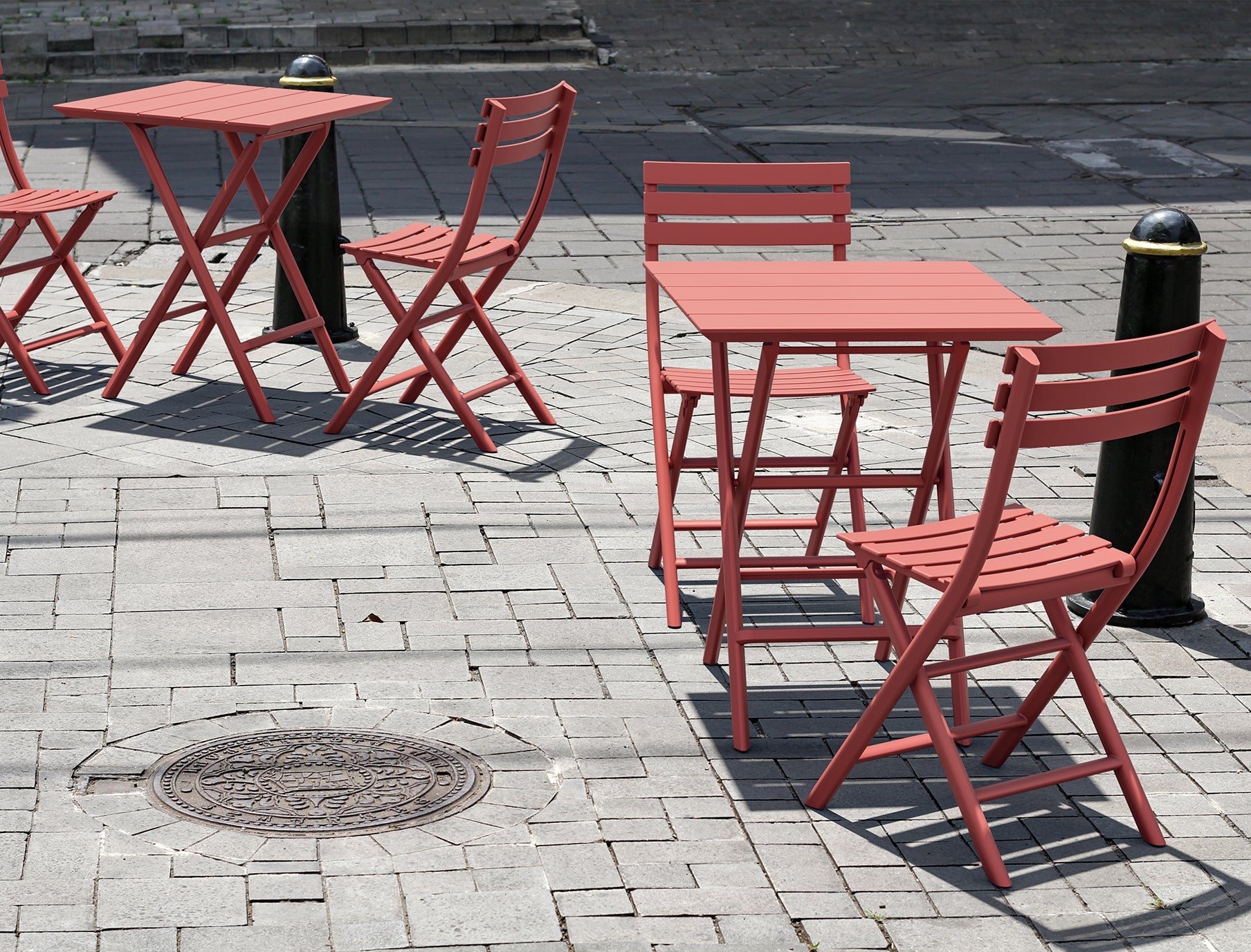 Helen Folding Table 60 - Solen Garden | Modern Indoor & Outdoor Planters & Patio Furniture - Outdoor Patio Furniture