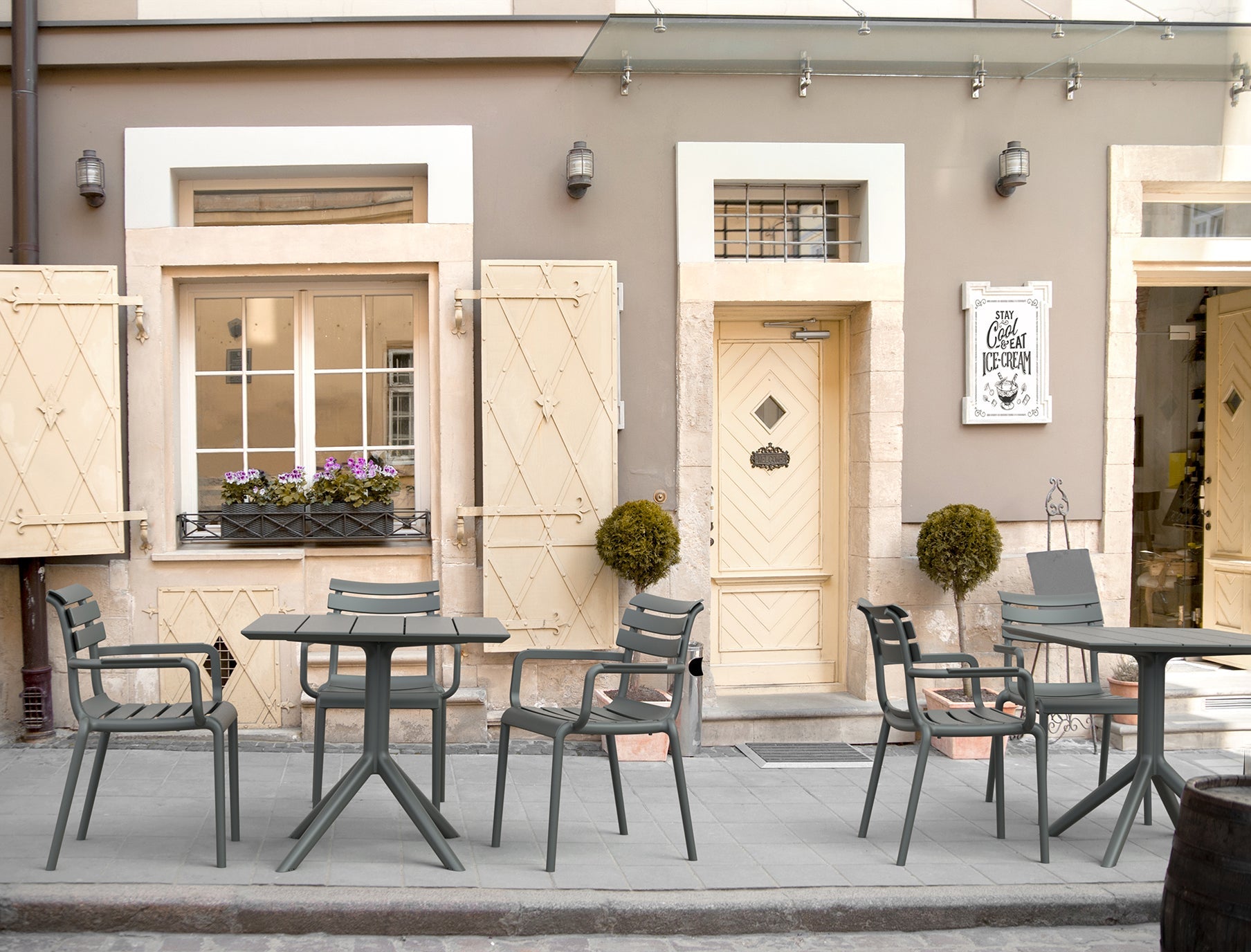 Paris Table 70 - Solen Garden | Modern Indoor & Outdoor Planters & Patio Furniture - Outdoor Patio Furniture